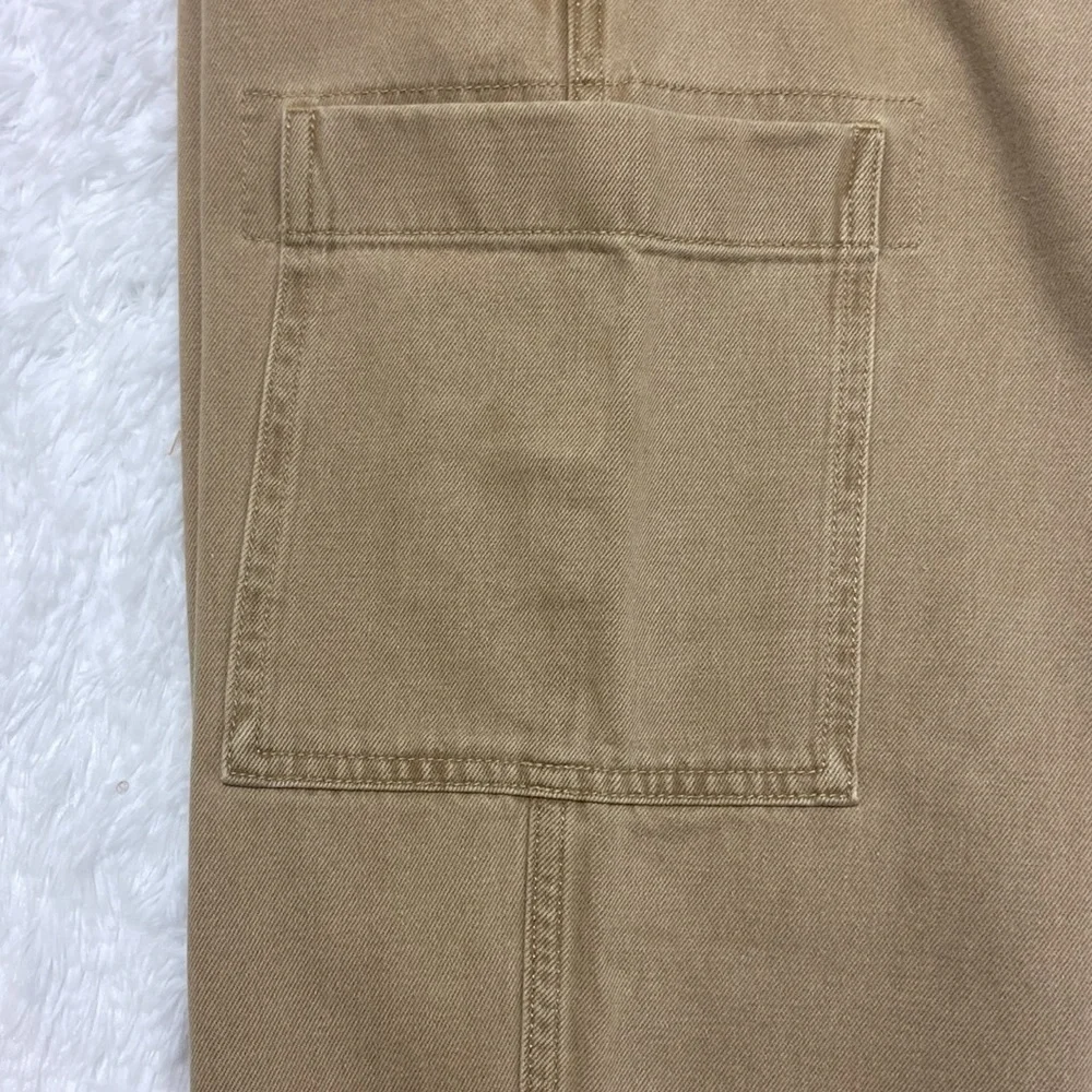 COS color tan